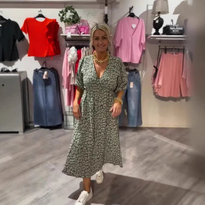 Vestido midi suave con estampado animal