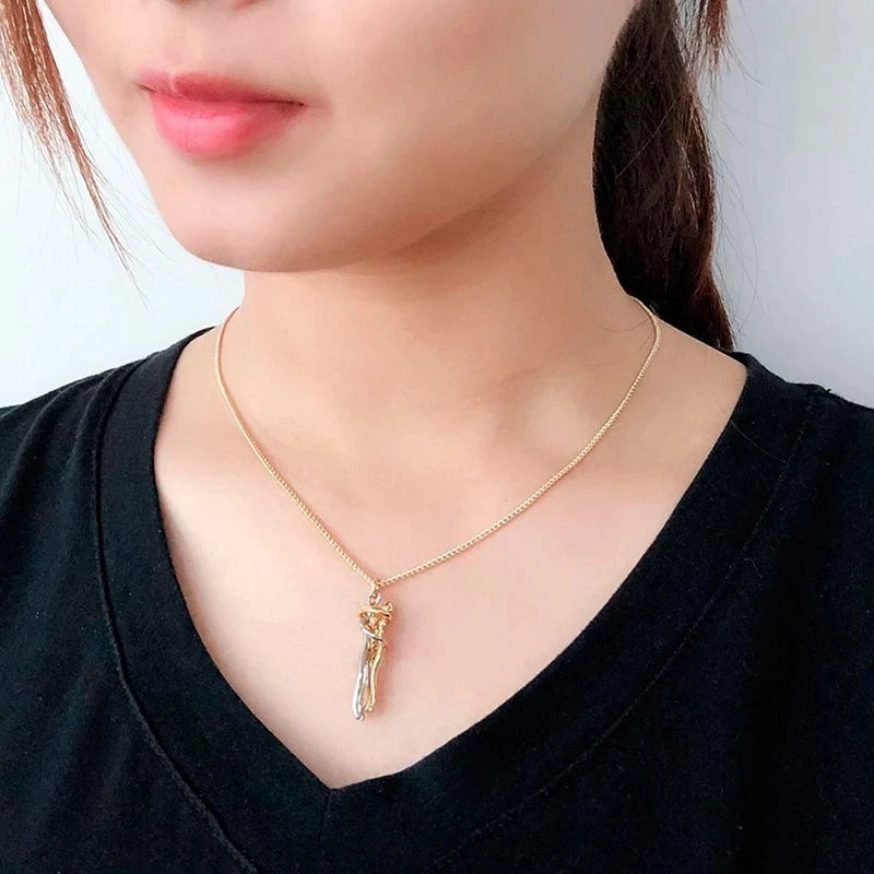 Collar con colgante Embrace