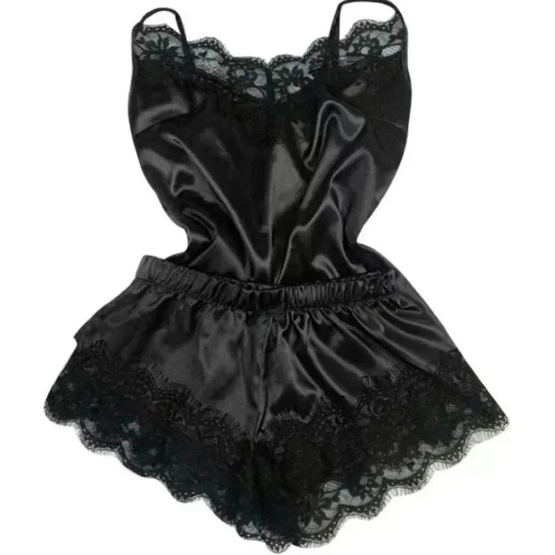 Conjunto de pijama con encaje