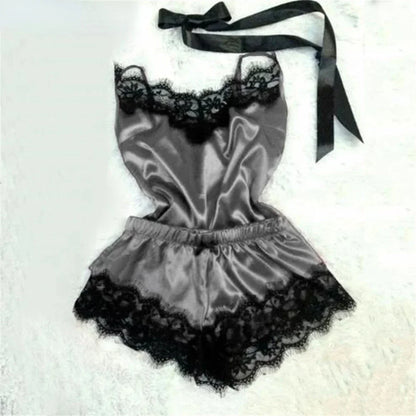 Conjunto de pijama con encaje