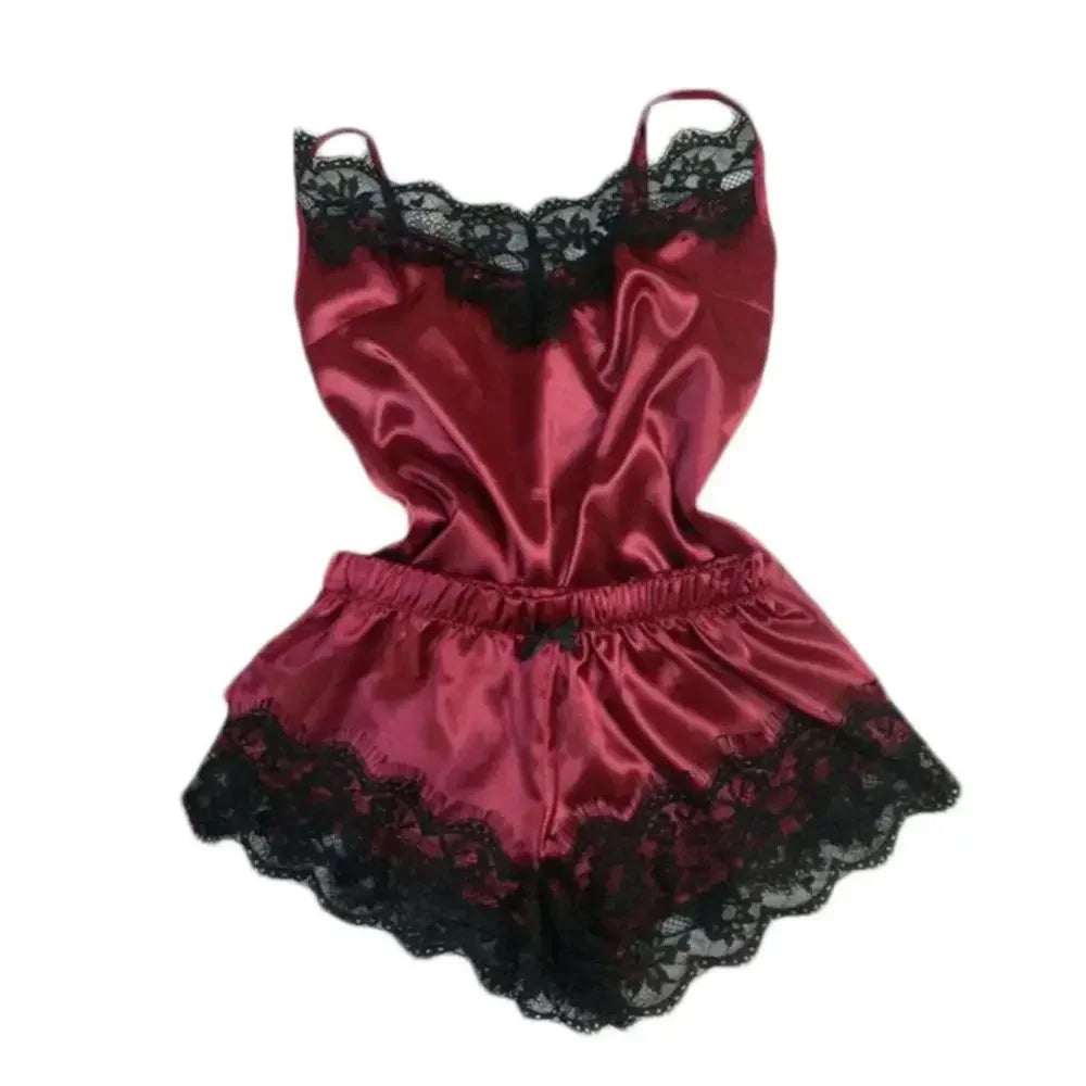 Conjunto de pijama con encaje